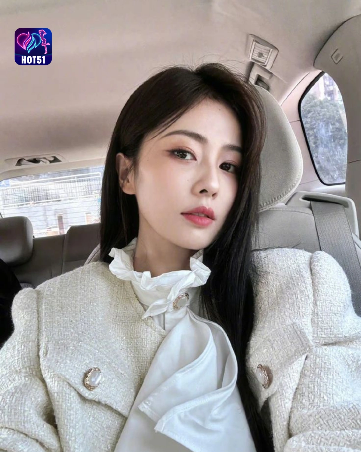 You are currently viewing Beautiful Stunning Bai Lu Photos on HOT51 Platform