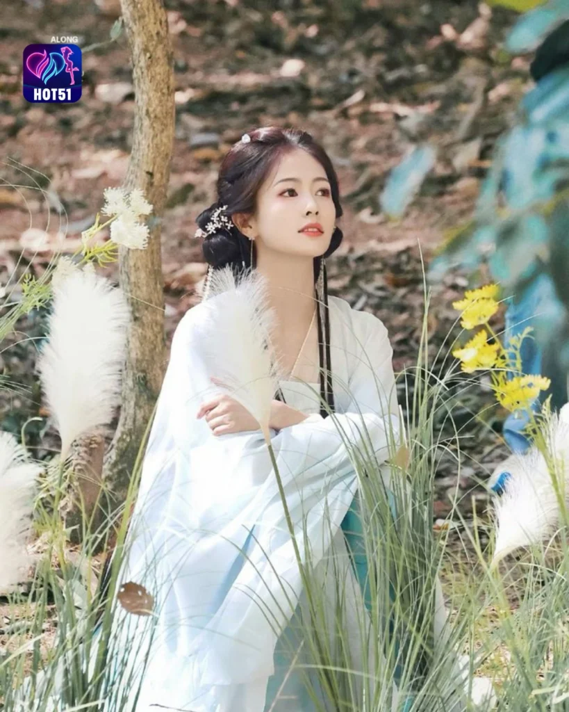  Beautiful Bai Lu Photos on HOT51 Platform