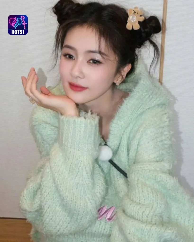  Beautiful Bai Lu Photos on HOT51 Platform 