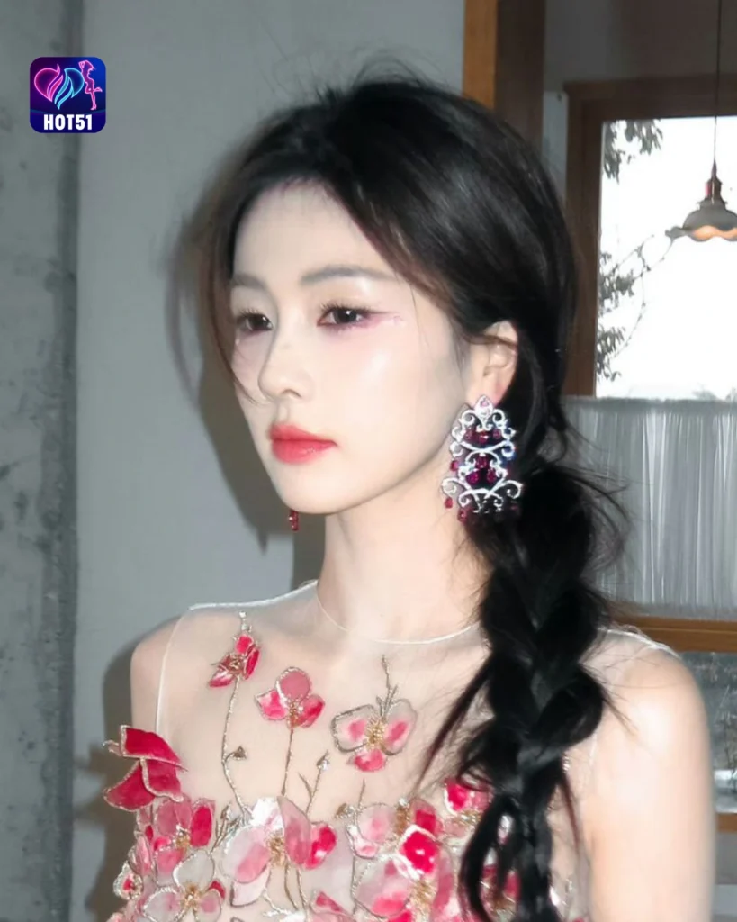 Beautiful Bai Lu Photos on HOT51 Platform