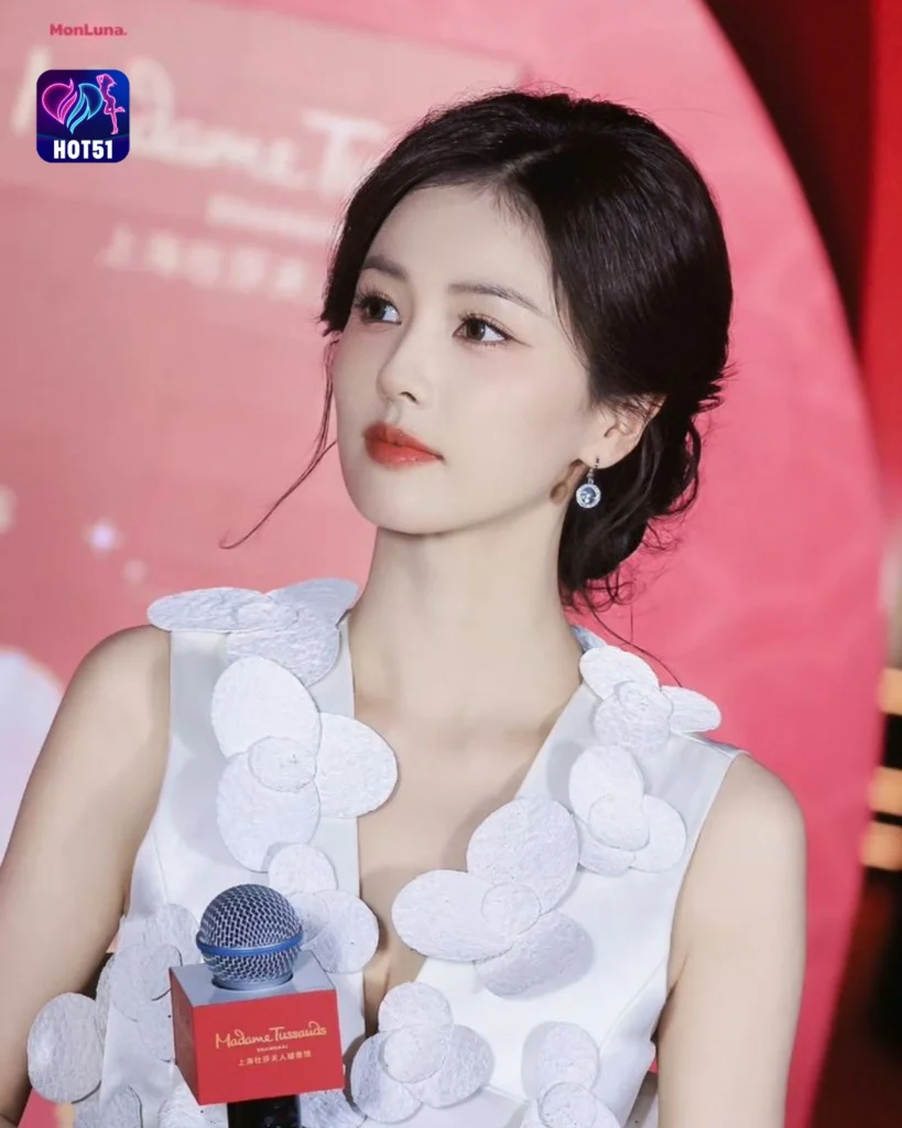  Beautiful Bai Lu Photos on HOT51 Platform 