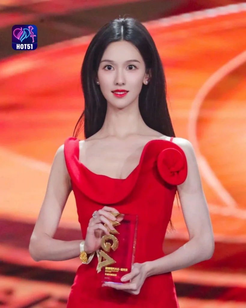  Beautiful Chen Duling Photos on HOT51 Platform