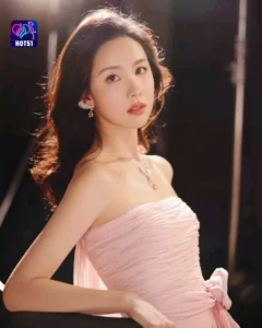 Read more about the article Beautiful Stunning Chen Duling Photos on HOT51 Platform
