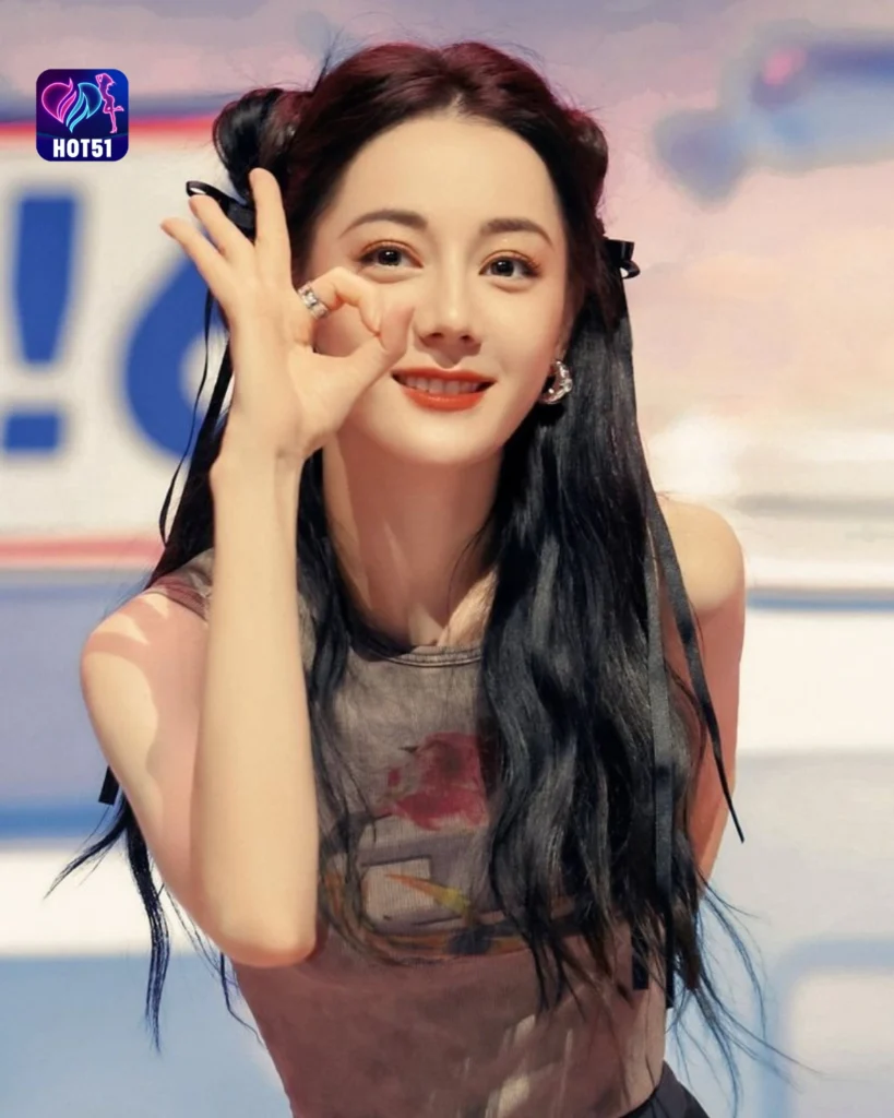  Beautiful Dilraba Dilmurat Photos on HOT51 Platform