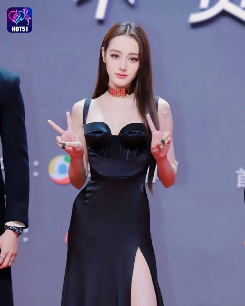 Beautiful Dilraba Dilmurat Photos on HOT51 Platform 