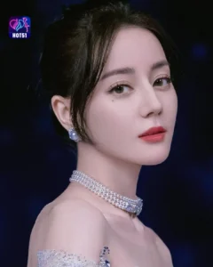 Read more about the article Beautiful Stunning Dilraba Dilmurat Photos on HOT51 Platform