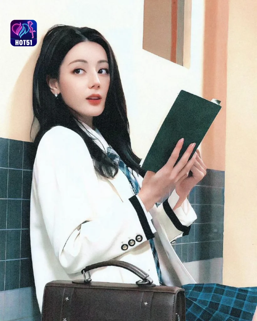  Beautiful Dilraba Dilmurat Photos on HOT51 Platform