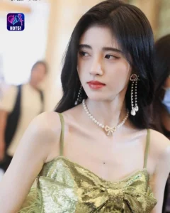 Read more about the article Beautiful Stunning Ju Jingyi Photos on HOT51 Platform