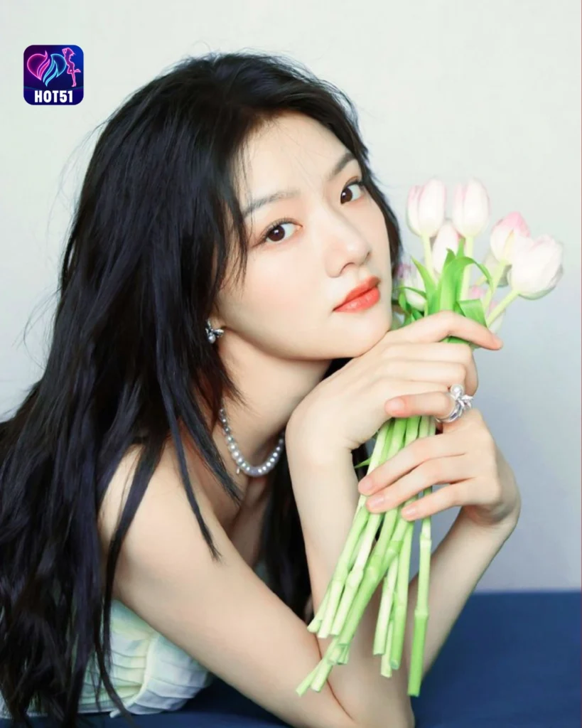  Beautiful Ren Min Photos on HOT51 Platform