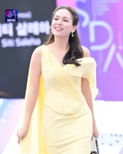 Read more about the article Beautiful Stunning Siti Saleha Photos on HOT51 Platform