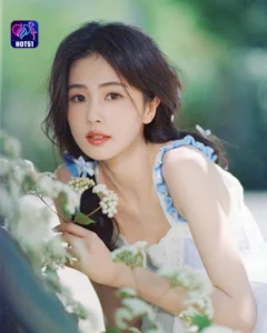 Read more about the article Beautiful Stunning Foto  Bai Lu di Platform HOT51 yang