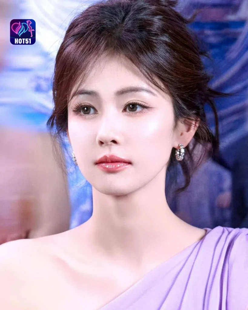 Beautiful Stunning Foto Cantik Bai Lu di Platform HOT51