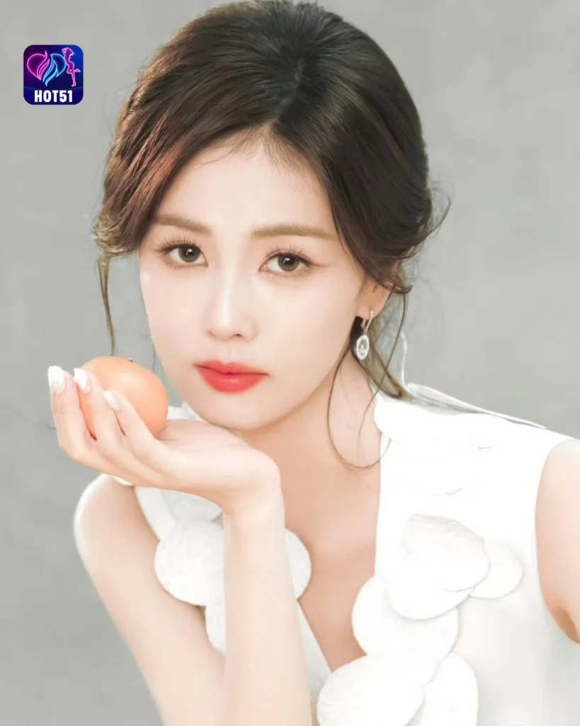 Beautiful Stunning Foto Cantik Bai Lu di Platform HOT51