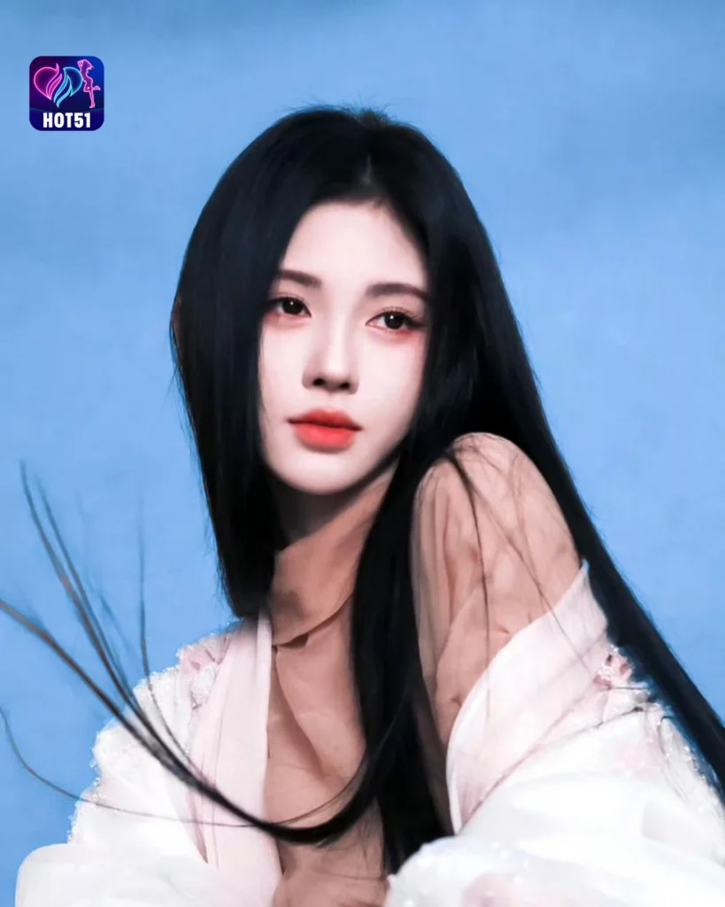  Beautiful Stunning Foto Cantik Ju Jingyi di Platform HOT51
