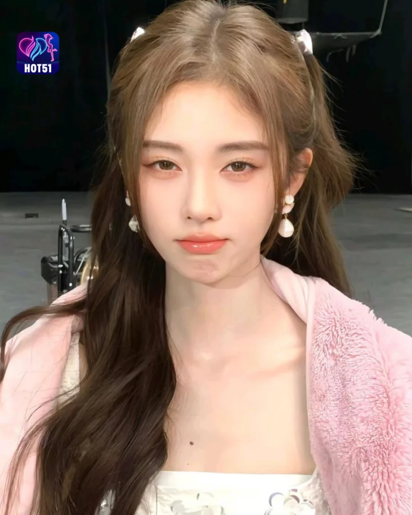  Beautiful Stunning Foto Cantik Ju Jingyi di Platform HOT51