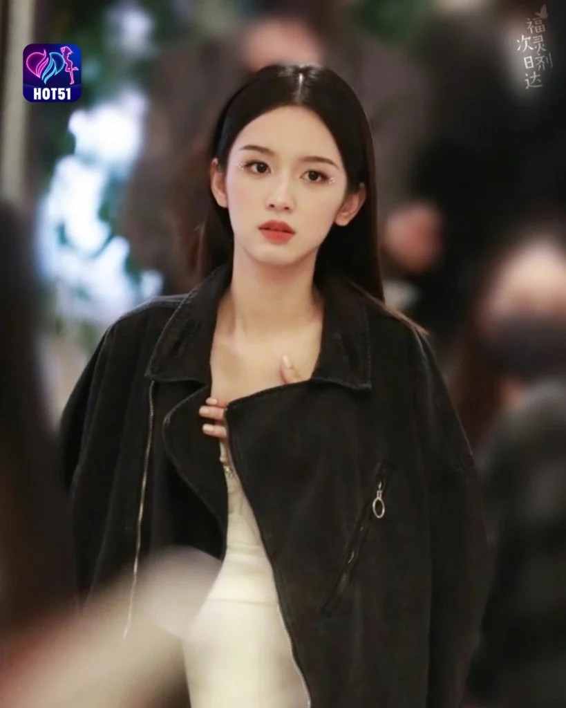  Beautiful Stunning Foto Cantik Zhou Ye di Platform HOT51 