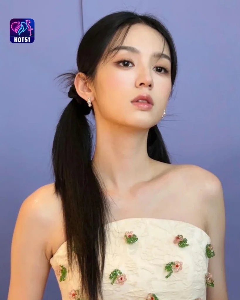  Beautiful Stunning Foto Cantik Zhou Ye di Platform HOT51 