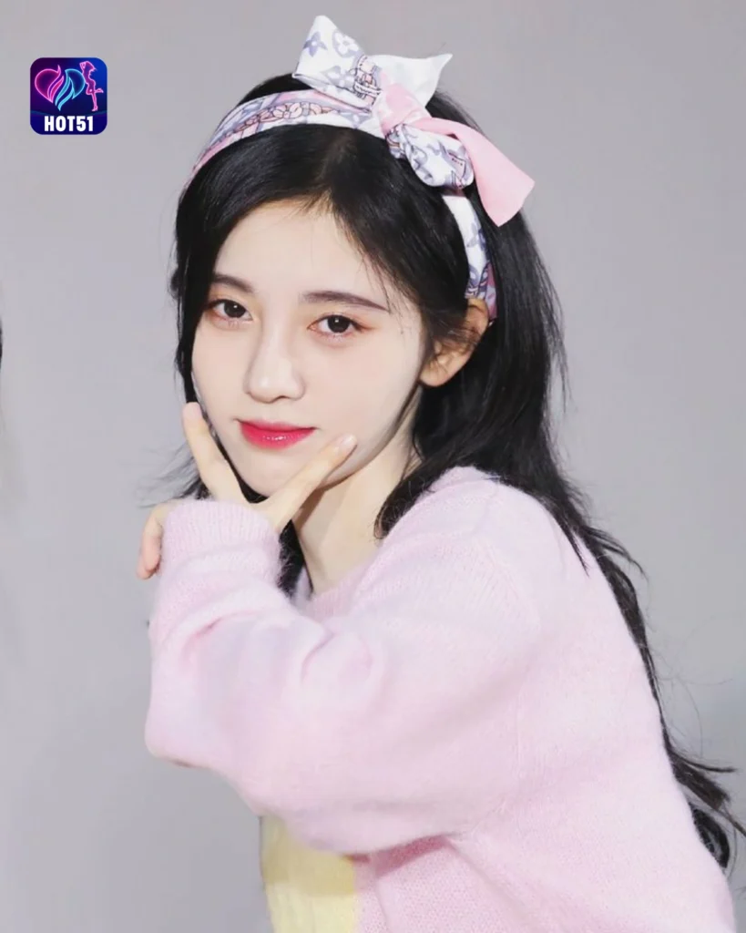  Beautiful Stunning Foto Menawan Ju Jingyi di Platform HOT51