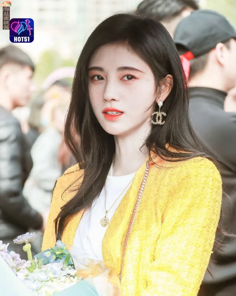  Beautiful Stunning Foto Menawan Ju Jingyi di Platform HOT51