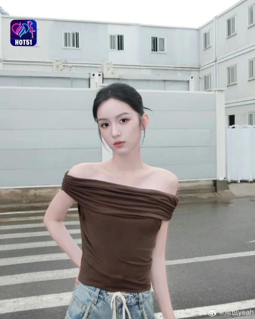 Beautiful Stunning Gambar Cantik Zhou Ye di Platform HOT51 