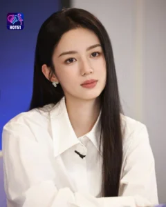 Read more about the article Beautiful Stunning Gambar Cantik Zhou Ye di Platform HOT51