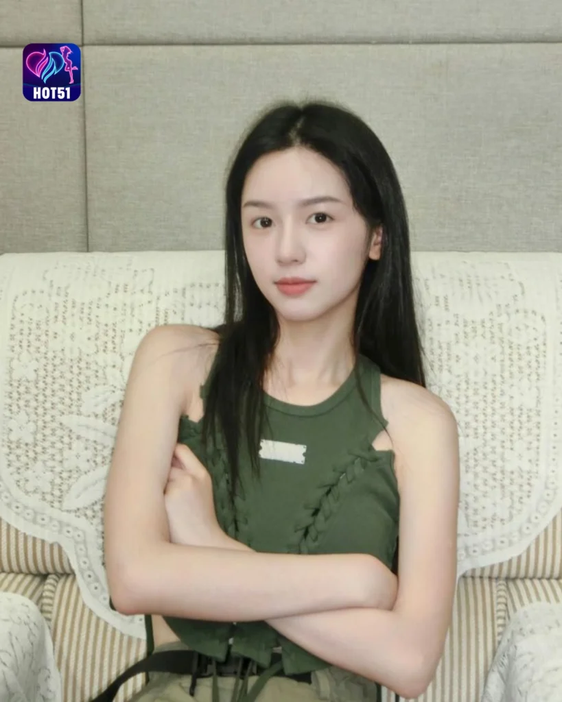  Beautiful Stunning Gambar Cantik Zhou Ye di Platform HOT51 