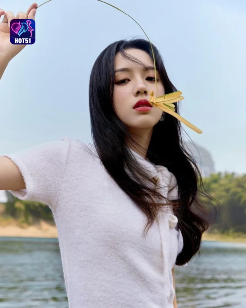 Beautiful Stunning Zhou Ye Foto Eksklusif di Platform HOT51