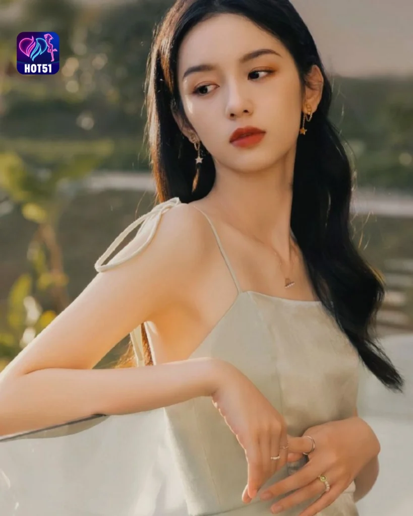 Beautiful Stunnning Foto Cantik Zhou Ye di Platform HOT51