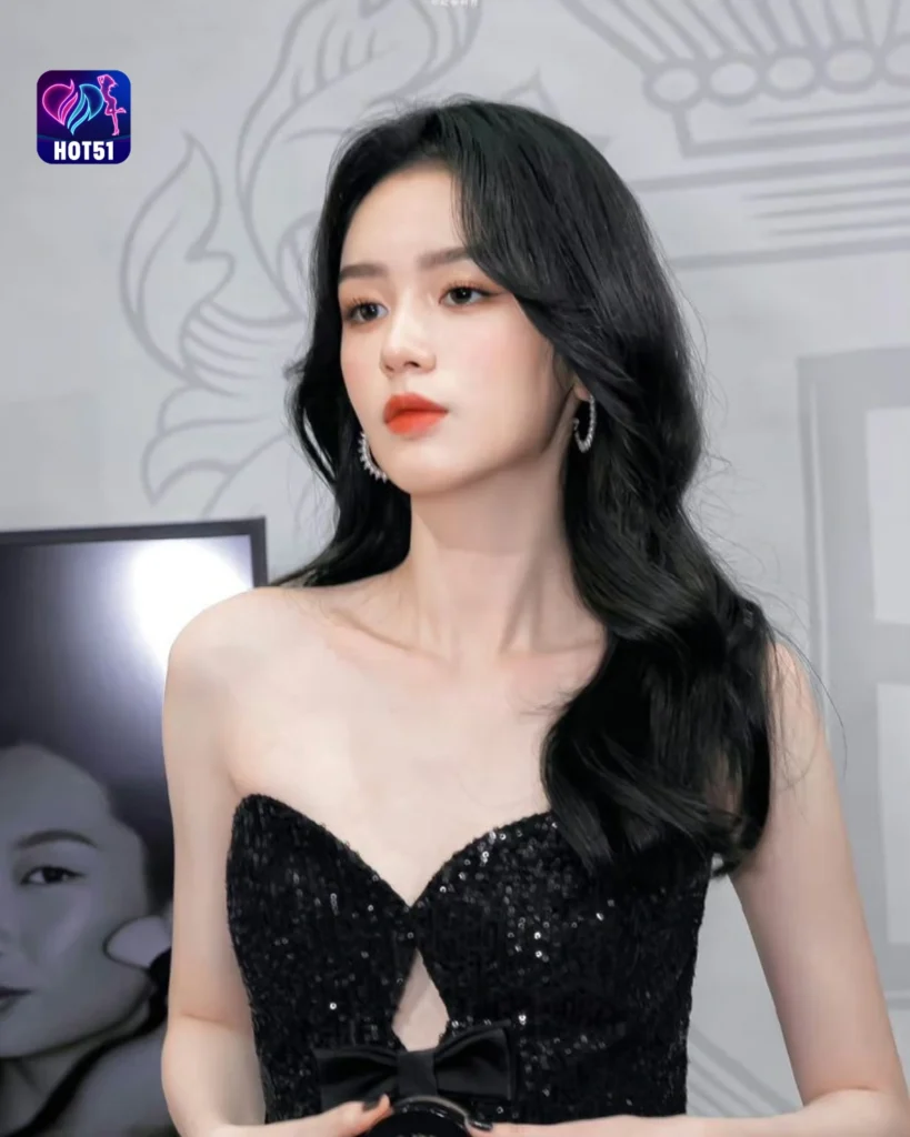 Beautiful Zhang Jingyi Photos on HOT51 Platform 