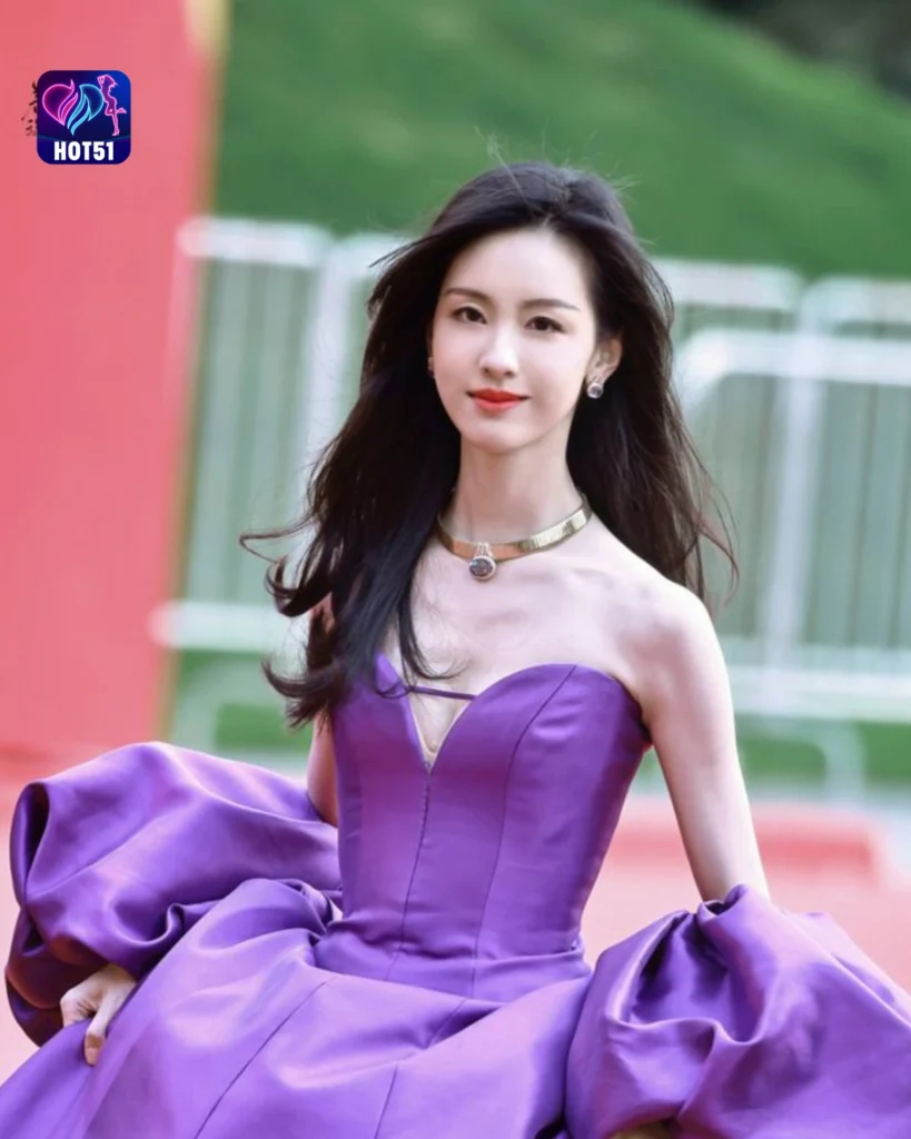  Beautiful Zhang Jingyi Photos on HOT51 Platform