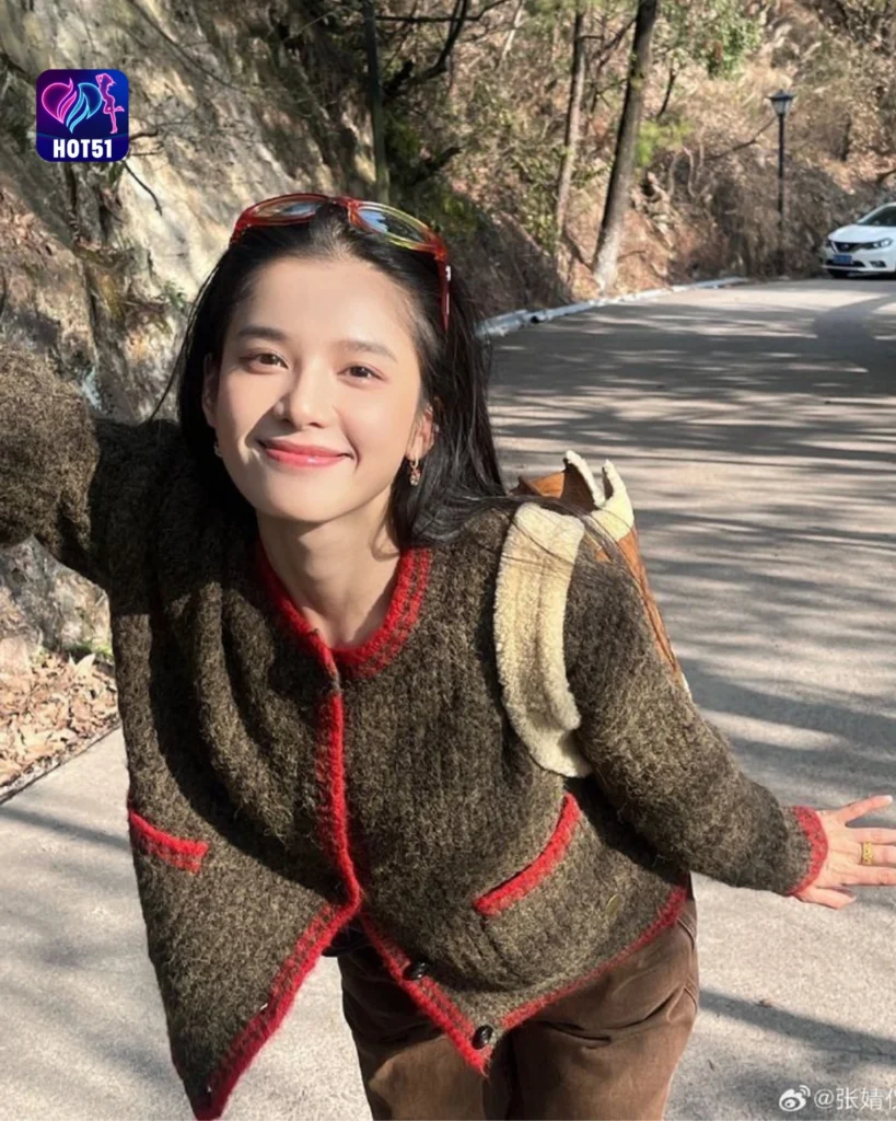  Beautiful Zhang Jingyi Photos on HOT51 Platform