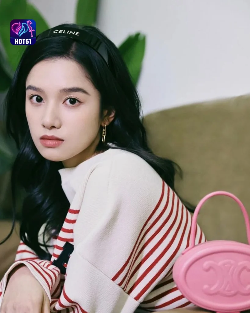 Beautiful Zhang Jingyi Photos on HOT51 Platform 