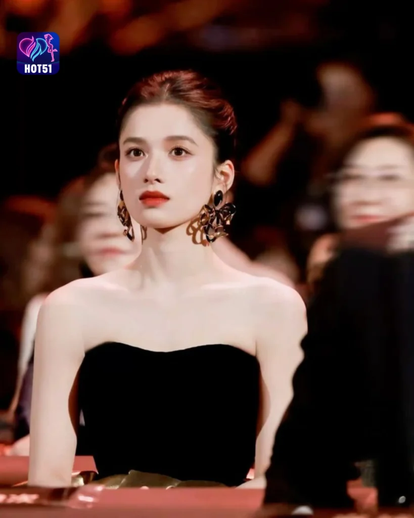  Beautiful Zhang Jingyi Photos on HOT51 Platform