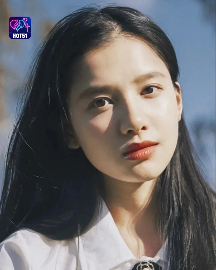 Beautiful Zhang Jingyi Photos on HOT51 Platform 