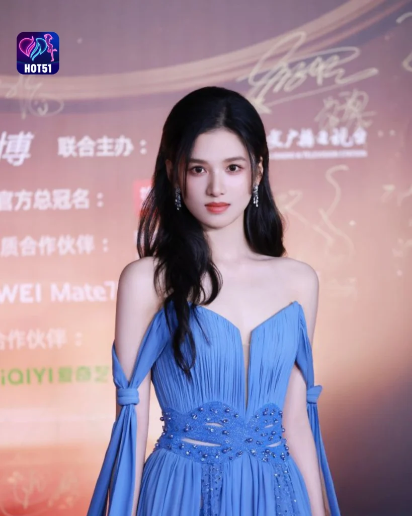  Beautiful Zhang Jingyi Photos on HOT51 Platform