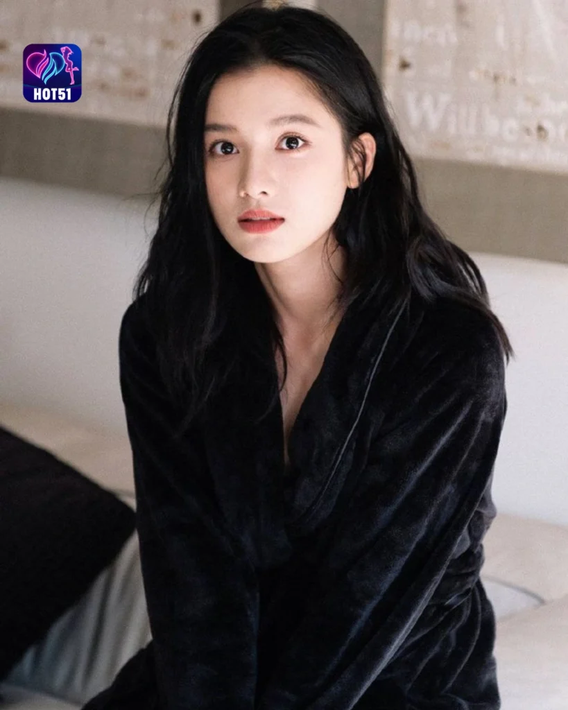 Beautiful Zhang Jingyi Photos on HOT51 Platform 
