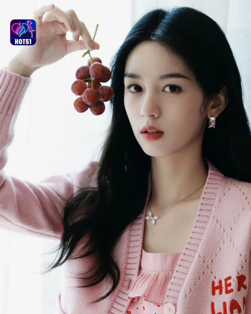  Beautiful Zhou Ye Photos on HOT51 Platform