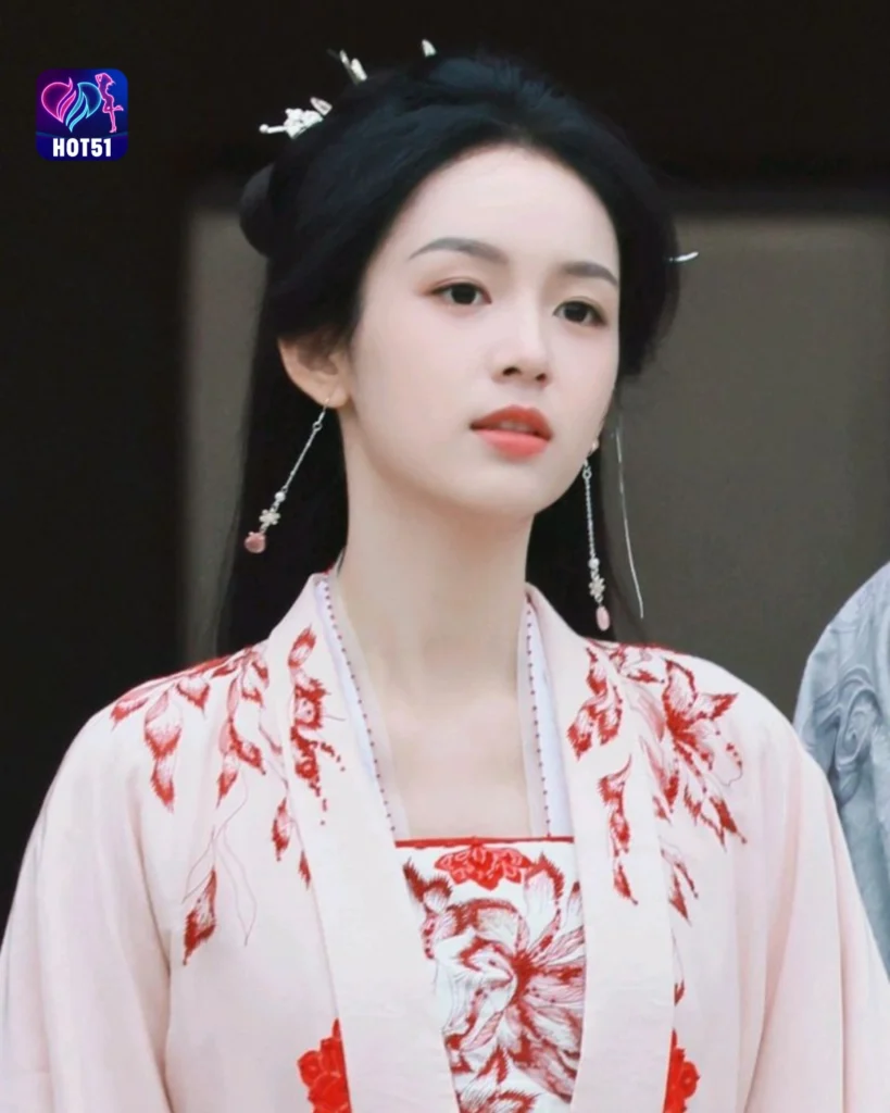  Beautiful Zhou Ye Photos on HOT51 Platform 