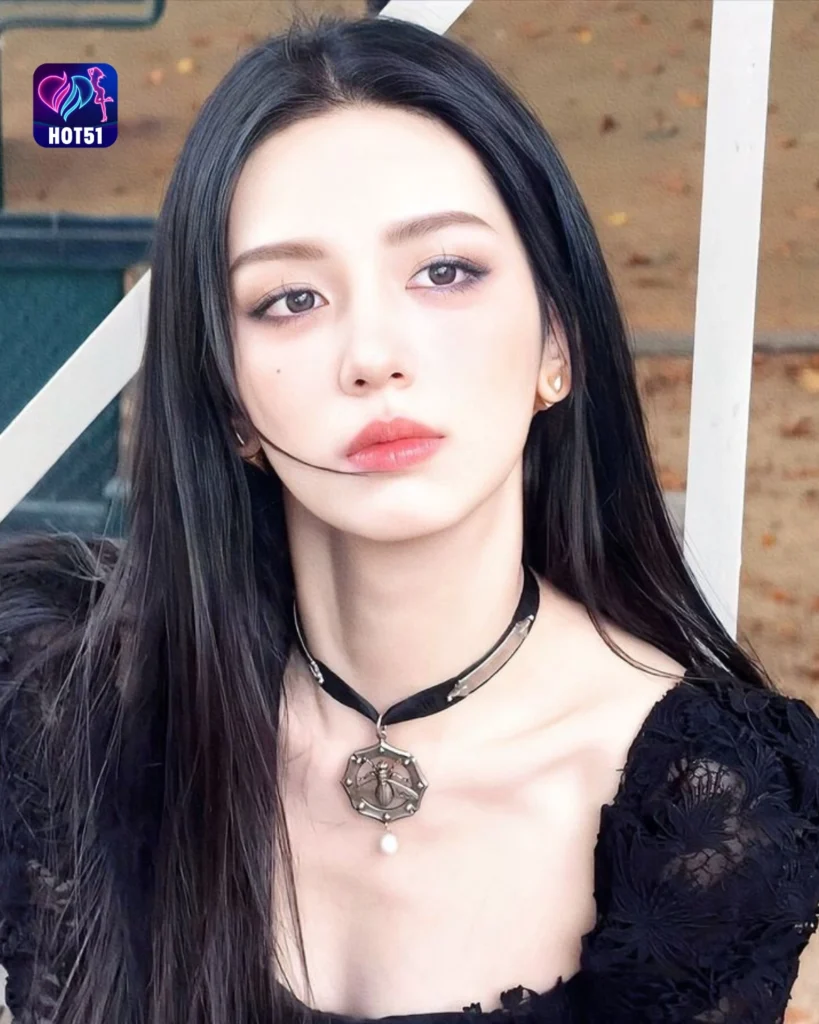  Beautiful Zhou Ye Photos on HOT51 Platform