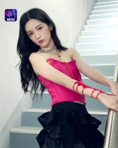 Read more about the article Beautiful Stunning Zhou Ye Photos on HOT51 Platform