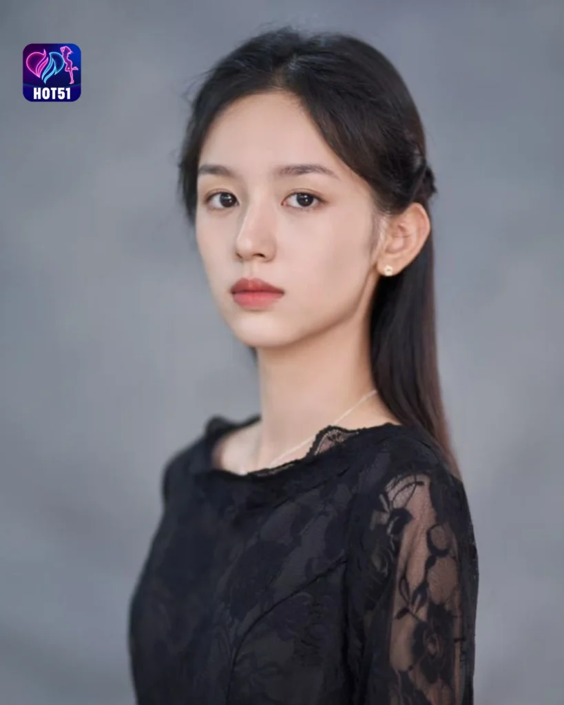  Beautiful Zhou Ye Photos on HOT51 Platform