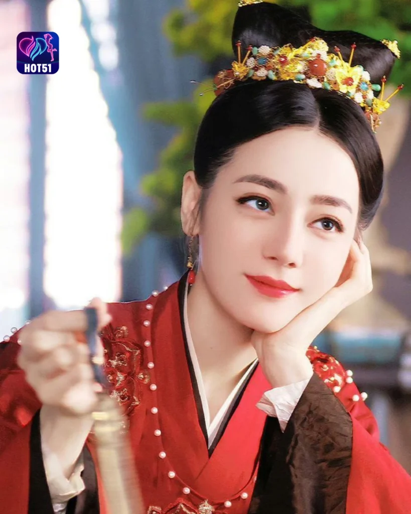 Dilraba Dilmurat’s Stunning Photos on HOT51 Platform