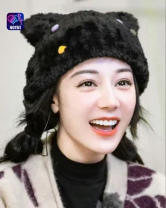 Read more about the article Beautiful Stunnng Foto  Dilraba Dilmurat di Platform HOT51