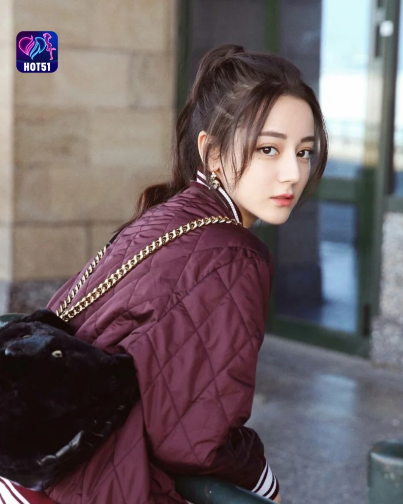 Foto Cantik Dilraba Dilmurat di Platform HOT51