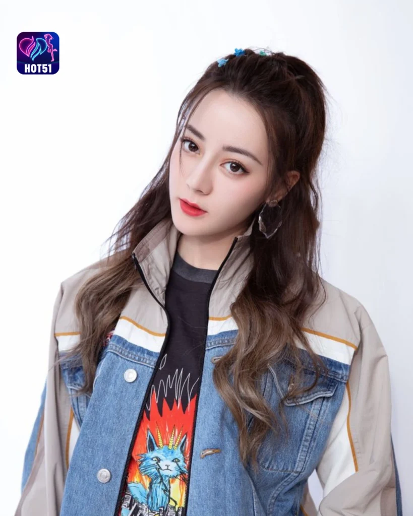 Foto Cantik Dilraba Dilmurat di Platform HOT51