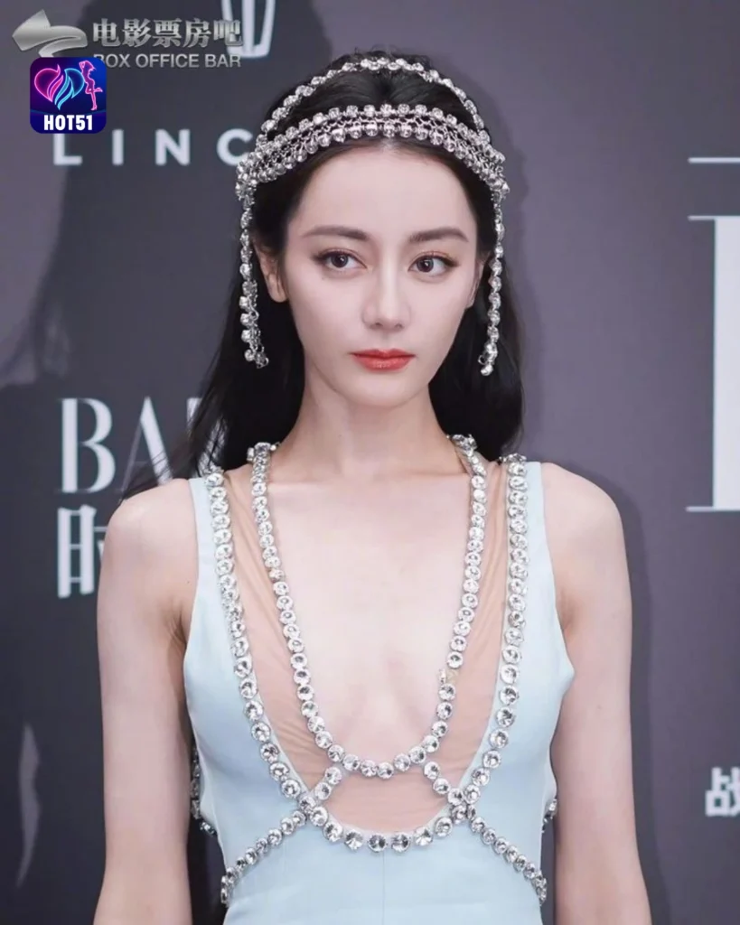Foto Cantik Dilraba Dilmurat di Platform HOT51