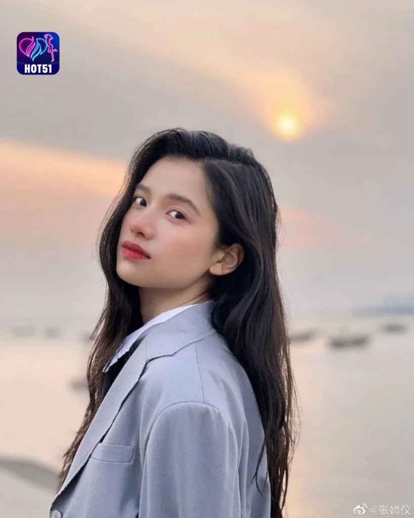  Foto Cantik Zhang Jingyi di Platform HOT51