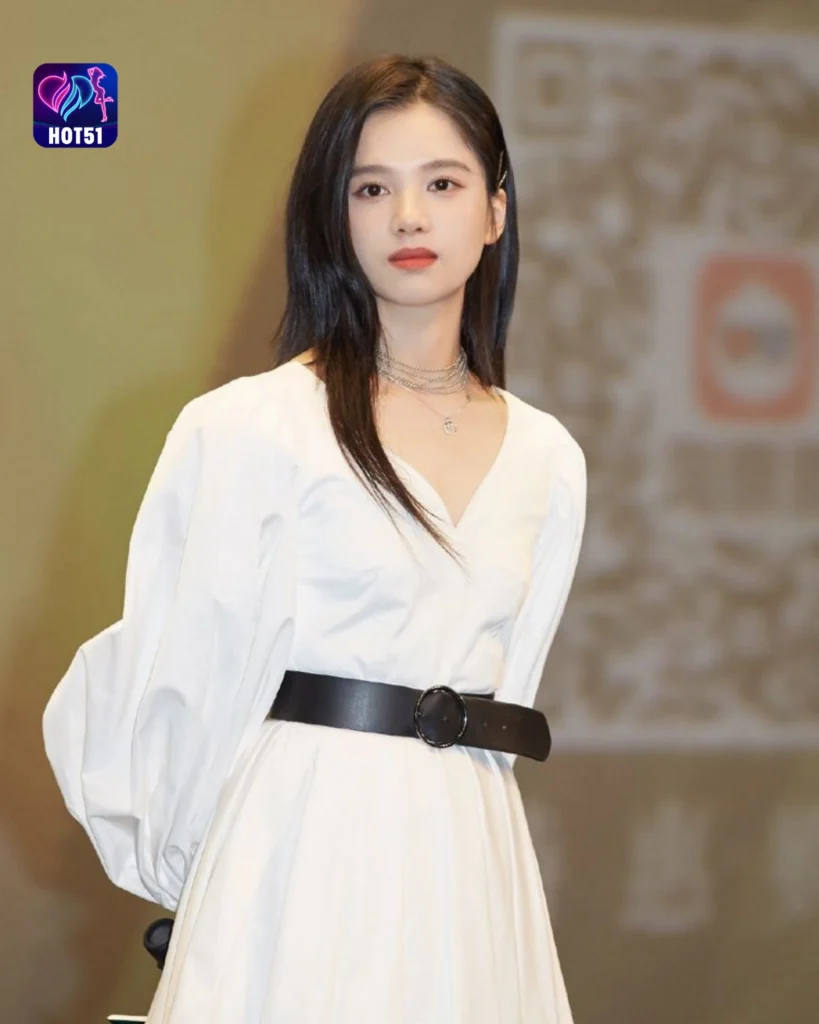  Foto Cantik Zhang Jingyi di Platform HOT51