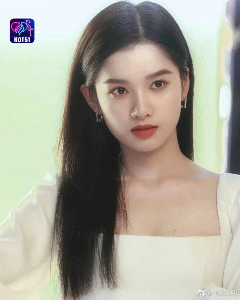  Foto Cantik Zhang Jingyi di Platform HOT51