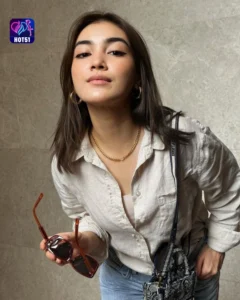 Read more about the article Beautiful Stunning Foto-Foto Cantik Eyka Farhana di Platform HOT51
